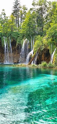 Plitvice Lakes National Park wallpaper