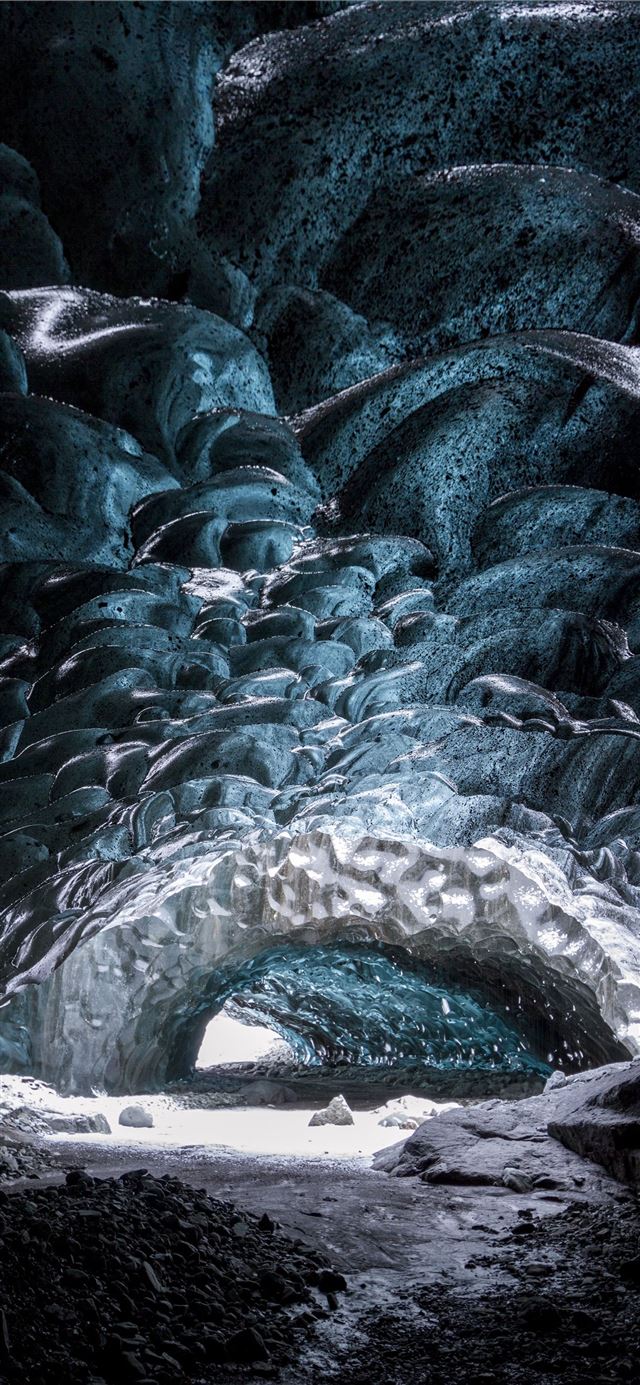 1125x2436 Vatnajokull Ice Caves - iceland iPhone X Wallpaper