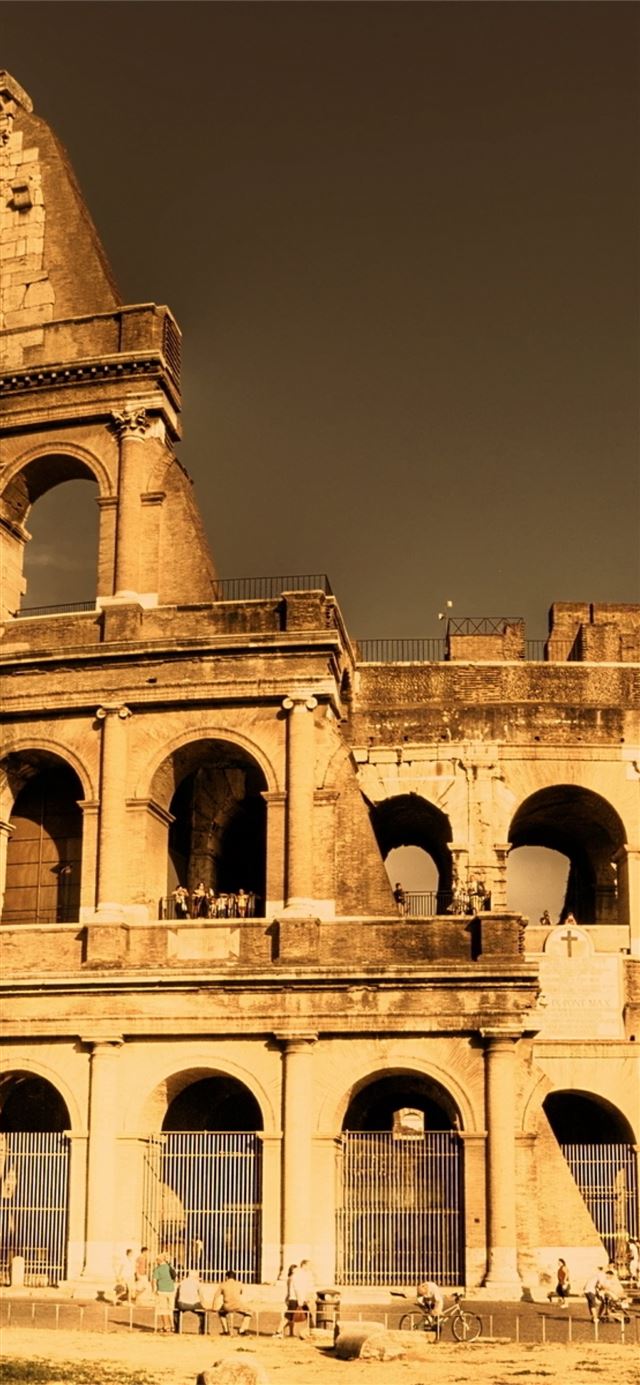 1125x2436 Colosseum of Rome - italy iPhone X Wallpaper