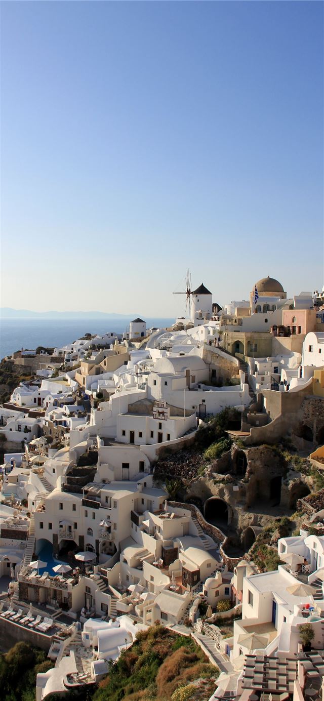 1125x2436 white painted mediterranean houses on a slope on s... - santorini iPhone X Wallpaper