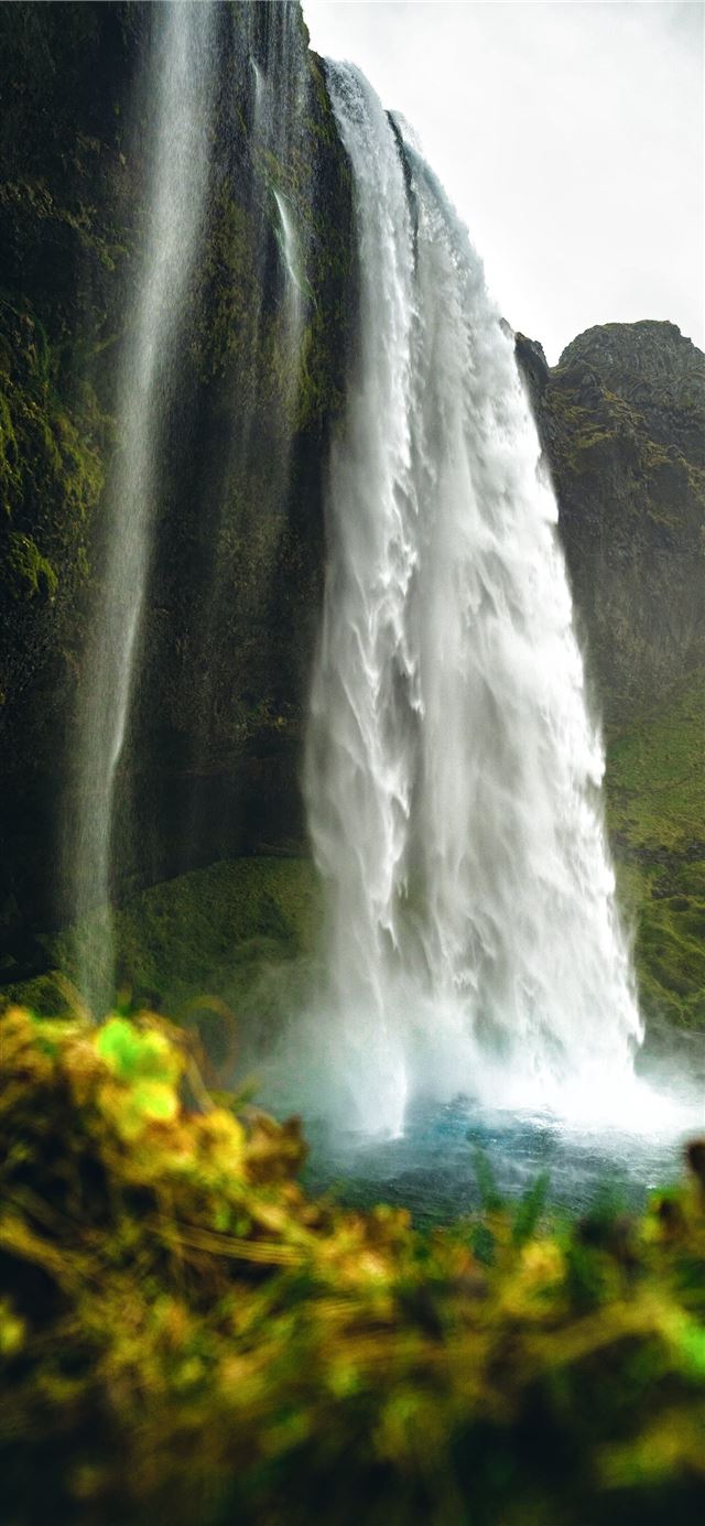1125x2436 waterfalls on green moss covered rock - scenery iPhone X Wallpaper