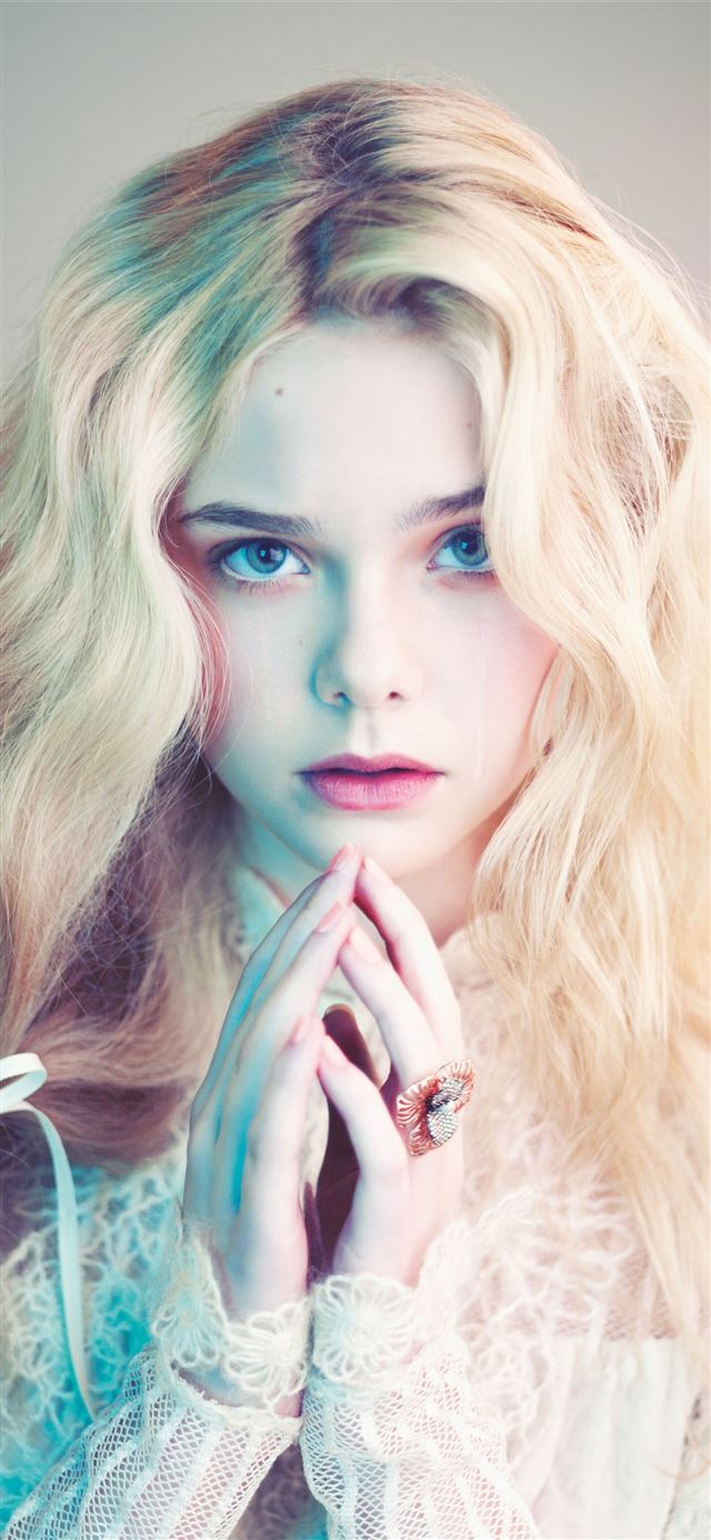 1125x2436 5k elle fanning cute -  iPhone X Wallpaper