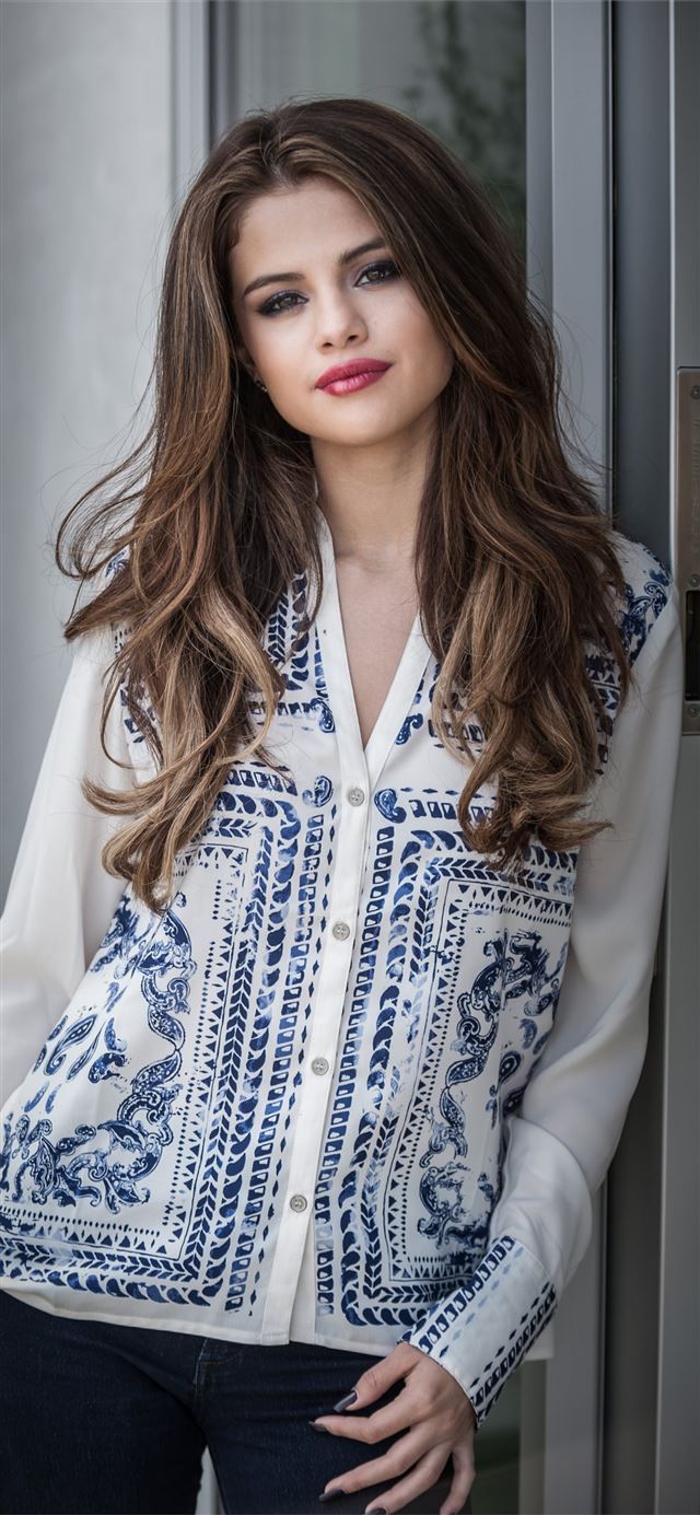 1125x2436 selena gomez shoot 2020 - selena gomez iPhone X Wallpaper