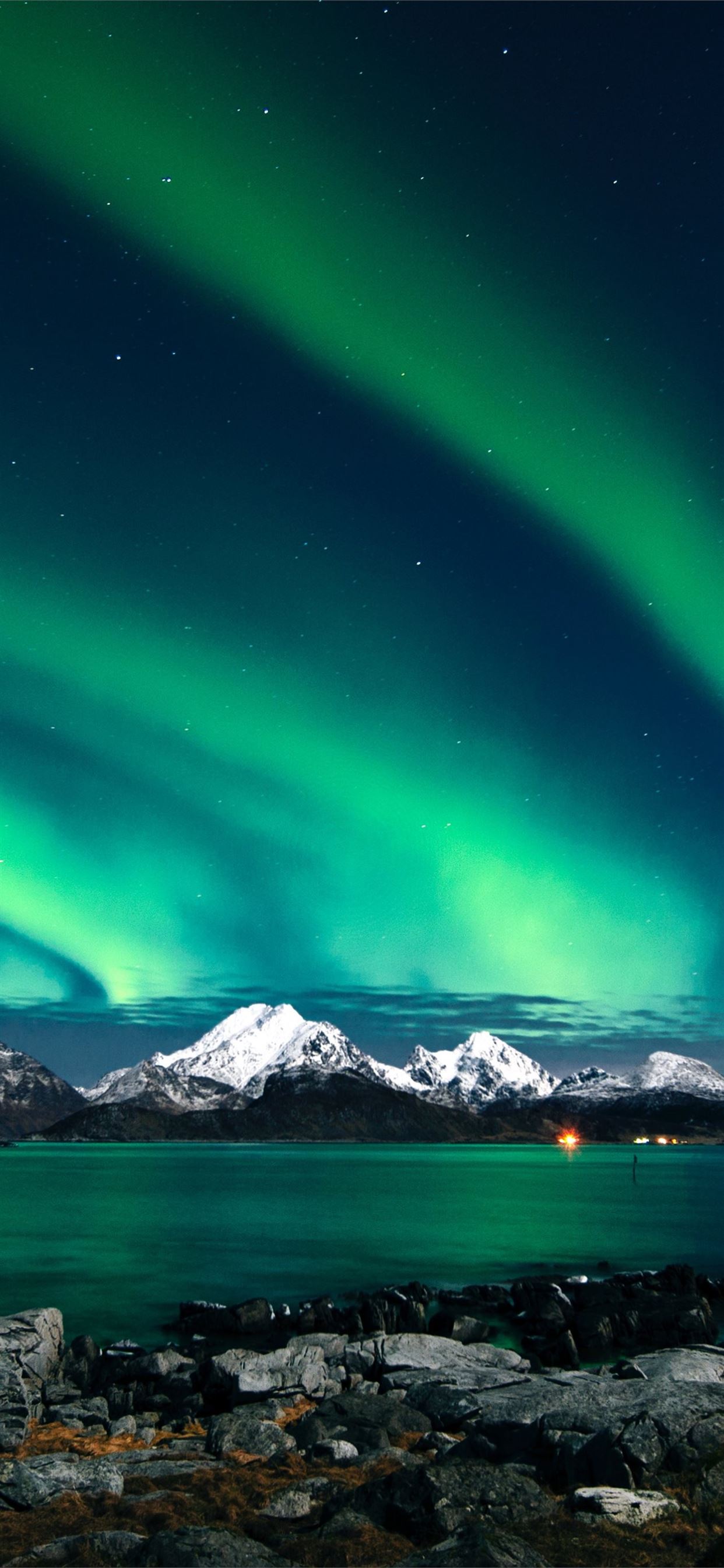 Northern Lights Night Sky Scenery 4K Phone iPhone Wallpaper 4140b