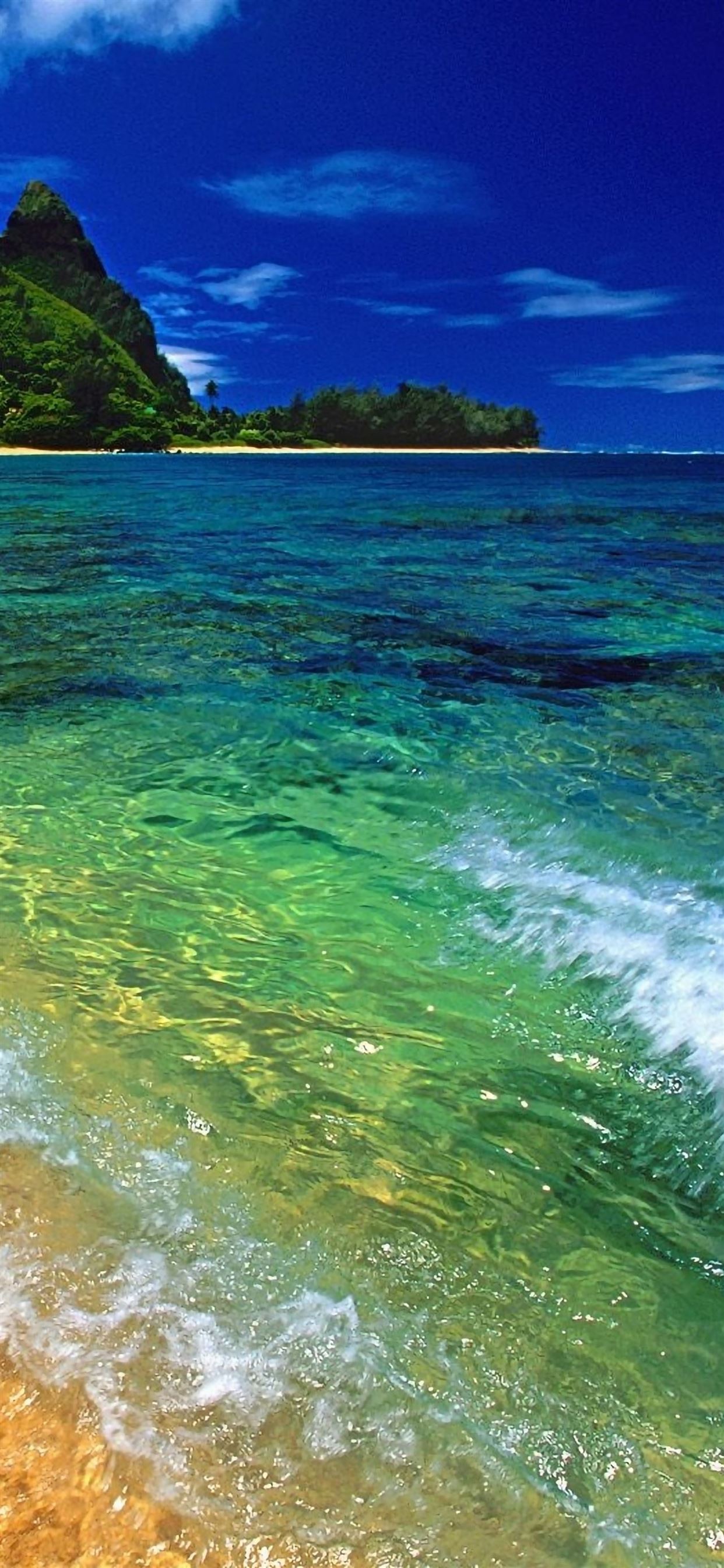 North Shore, Kauai | Beach phone wallpaper, Beautiful places to visit,  Places to go