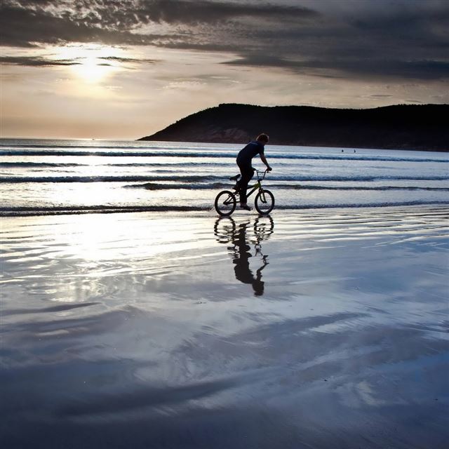 Beach Bike Ride iPad wallpaper 