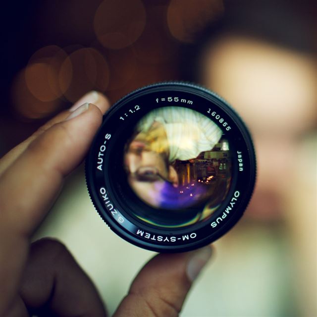 Magnifier Lens iPad wallpaper 