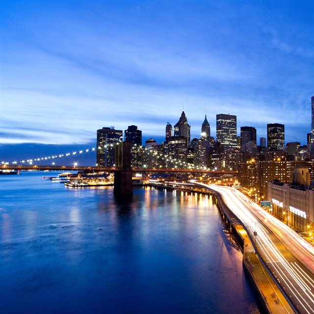 Manhattan by night iPad wallpaper 