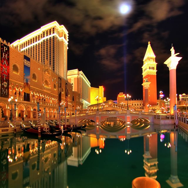 Golden Night City Photography iPad wallpaper 