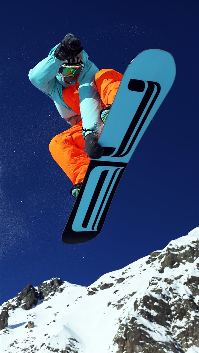 Mountain Skiing iPhone 8 wallpaper 