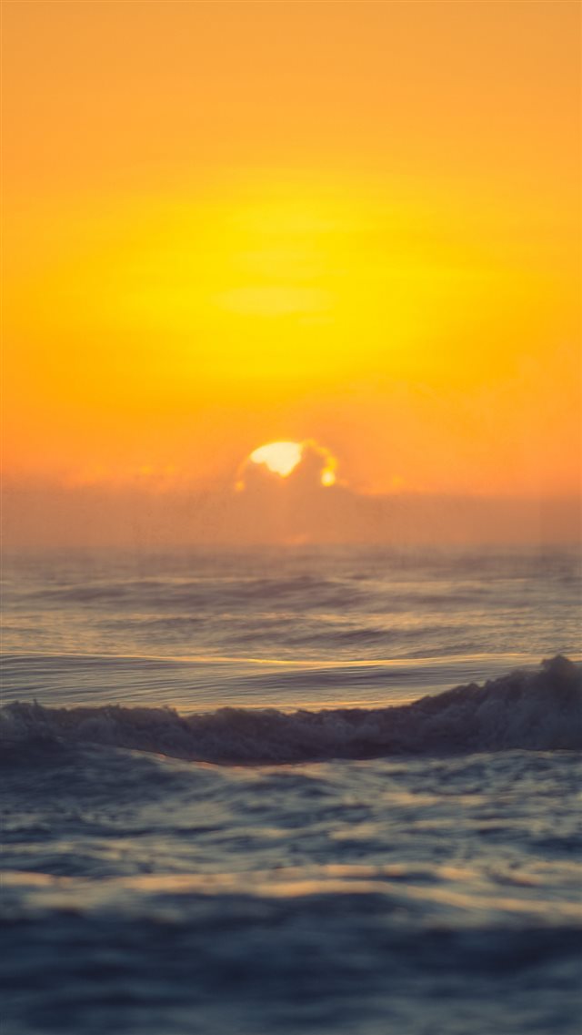 Sunset Sea Spray iPhone 8 wallpaper 