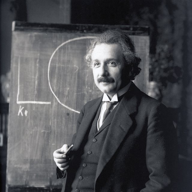 Albert Einstein Portraits iPad wallpaper 