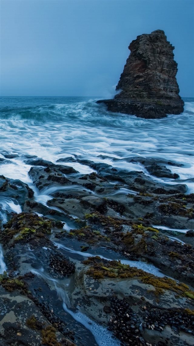Surging Wave Among Rock Mountain iPhone 8 wallpaper 