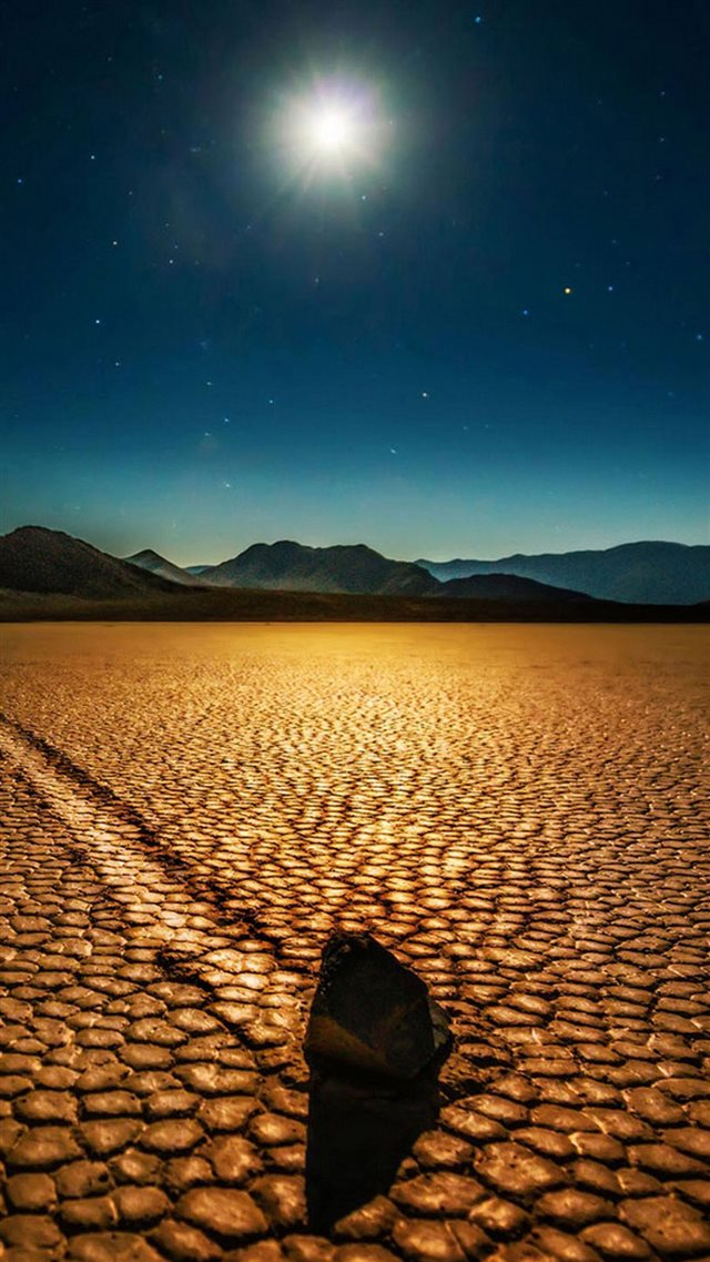 Death Valley National Park Moonlight iPhone 8 wallpaper 