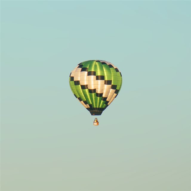 Green Hot Air Balloon iPad wallpaper 