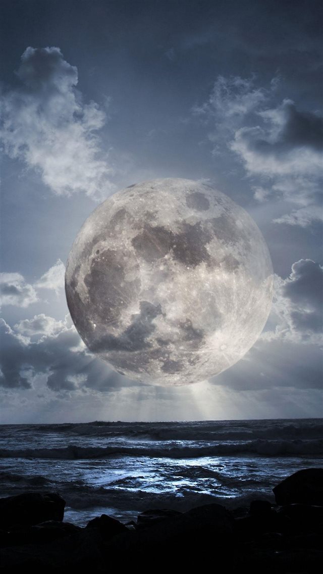 Super Moon Over Sea iPhone 8 wallpaper 