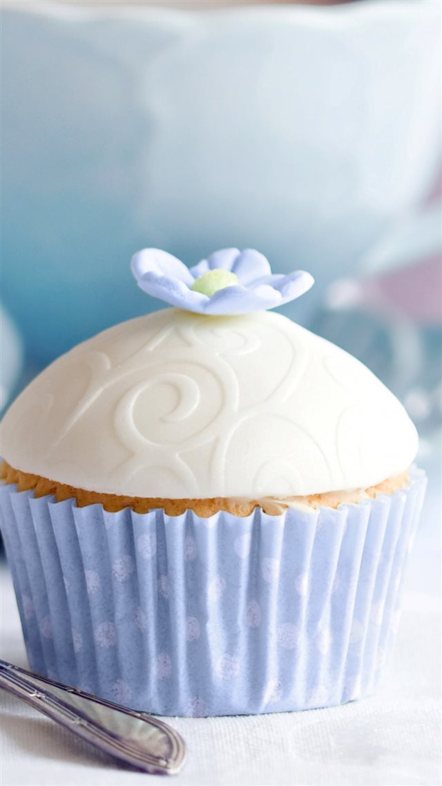 Cupcake Cake Fork Dessert iPhone 8 wallpaper 
