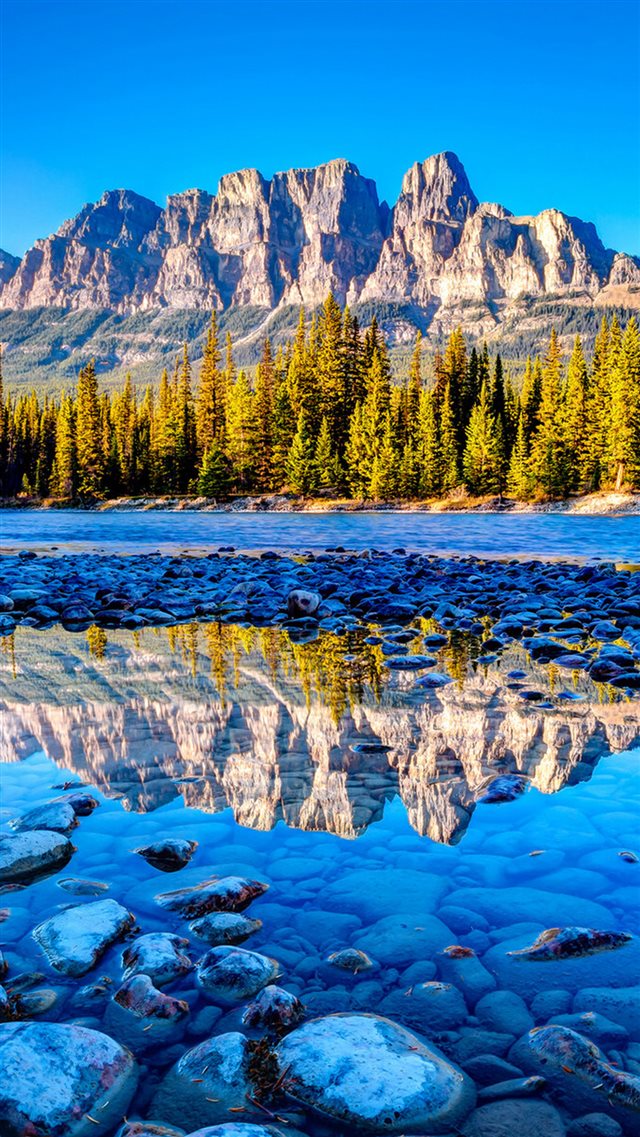Beautiful Banff National Park iPhone 8 wallpaper 