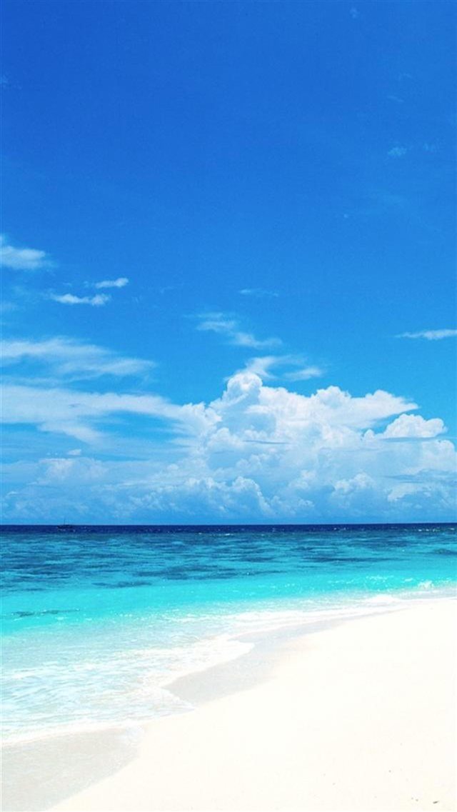 Pure Clear Seaside Beach Landscape iPhone 8 wallpaper 