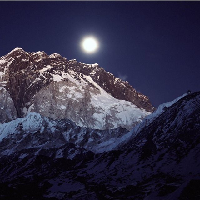 Wonderful Nepal Moonset Landscape iPad wallpaper 