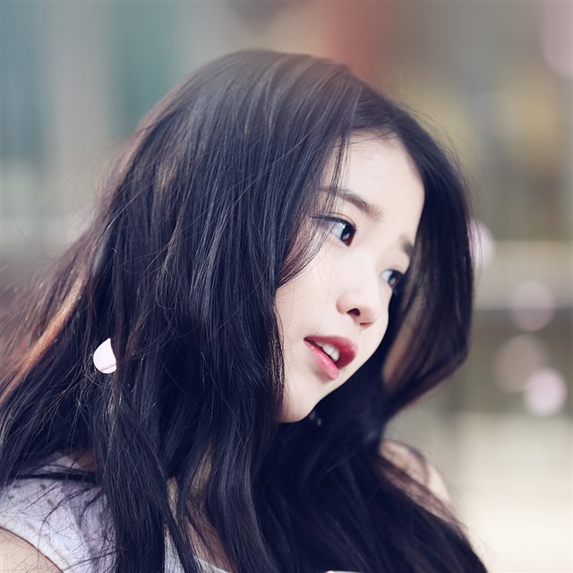 Iiu Kpop Beauty Girl Singer iPad wallpaper 