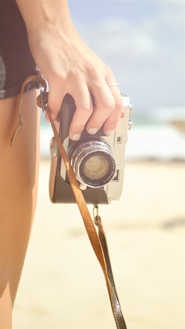 Nature Beach Camera Hand Vacation Summer iPhone 8 wallpaper 