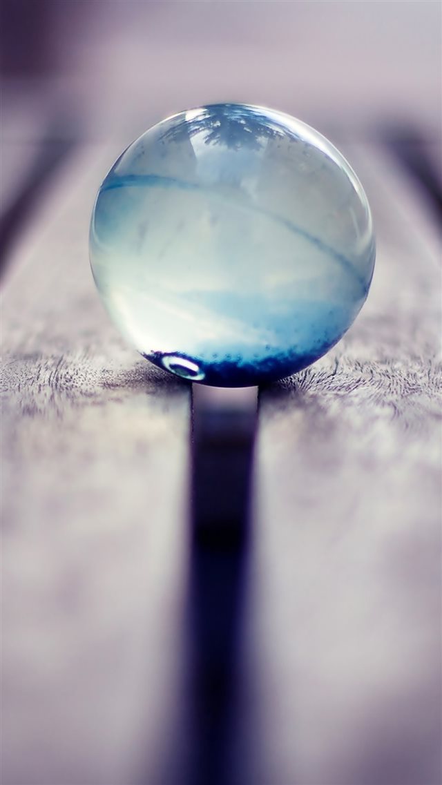Pure Global Glass Ball Macro iPhone 8 wallpaper 
