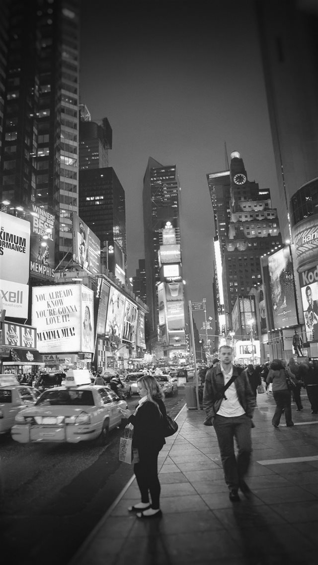 New York Street Night City Dark Vignette iPhone 8 wallpaper 