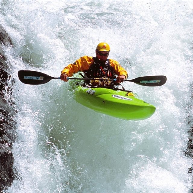 River Kayaking iPad wallpaper 