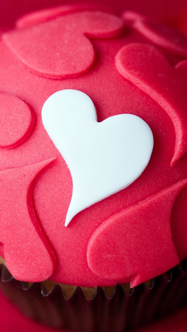 Heart Love Shaped Desert Cake iPhone 8 wallpaper 