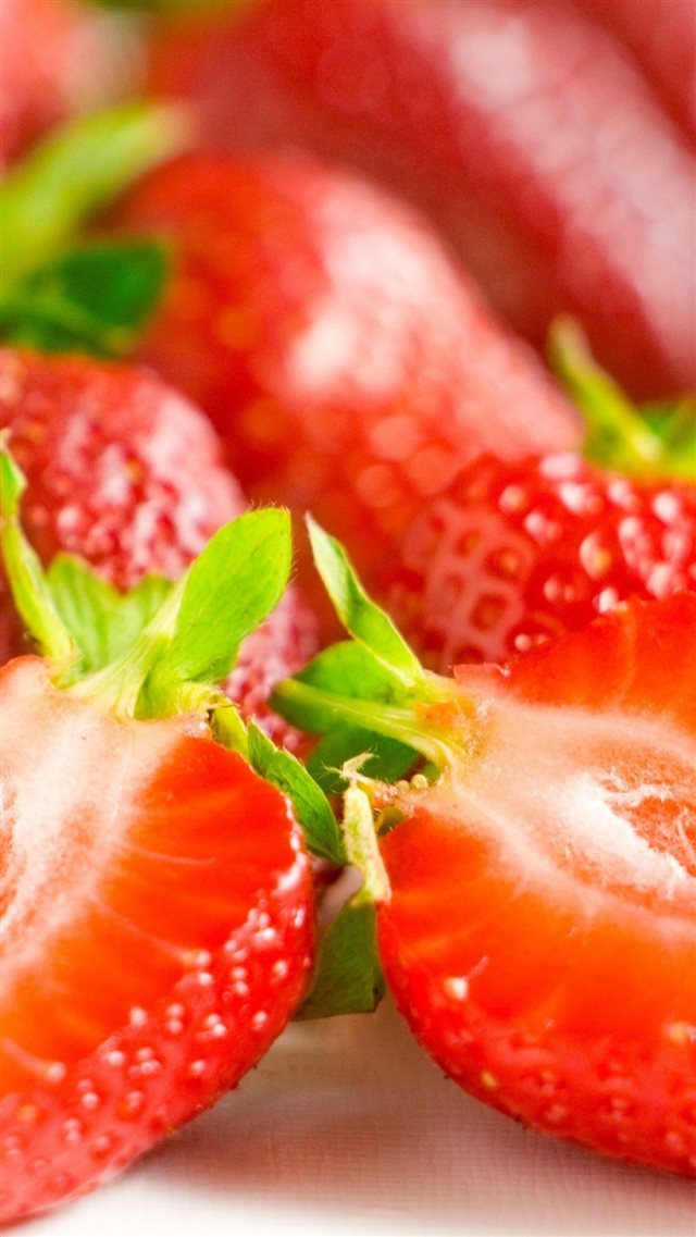 Strawberries Berries Sweet iPhone 8 wallpaper 