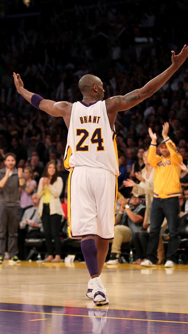 Brant Kobe Successful Time Cool Cheerful Crowd iPhone 8 wallpaper 