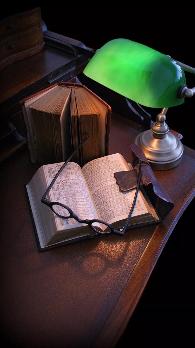 Static Indoors Book Lamp Table iPhone 8 wallpaper 