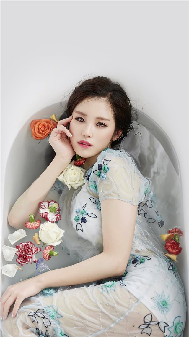Kpop Artist Jeon Hyosung Secret Beauty Bath iPhone 8 wallpaper 
