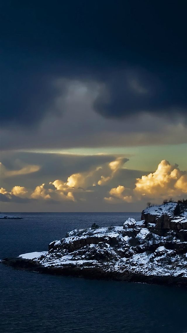 Coastal Landscape At Dusk iPhone 8 wallpaper 