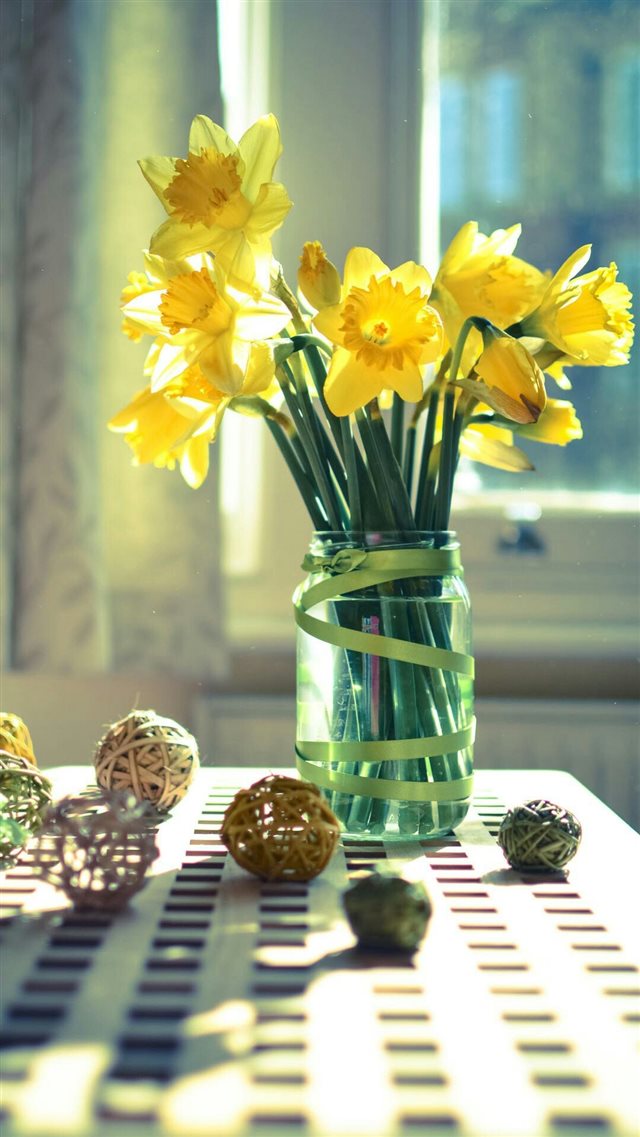 Morning Warm Sunshine Bright Desk Flowers Vase iPhone 8 wallpaper 