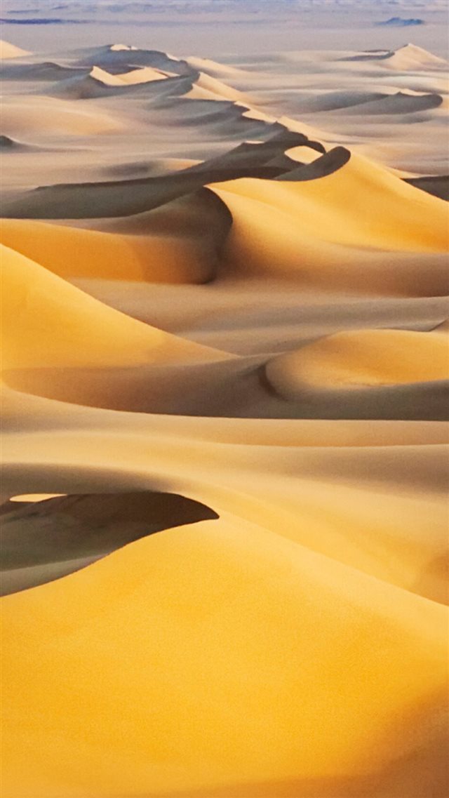 Desolate Desert  iPhone 8 wallpaper 