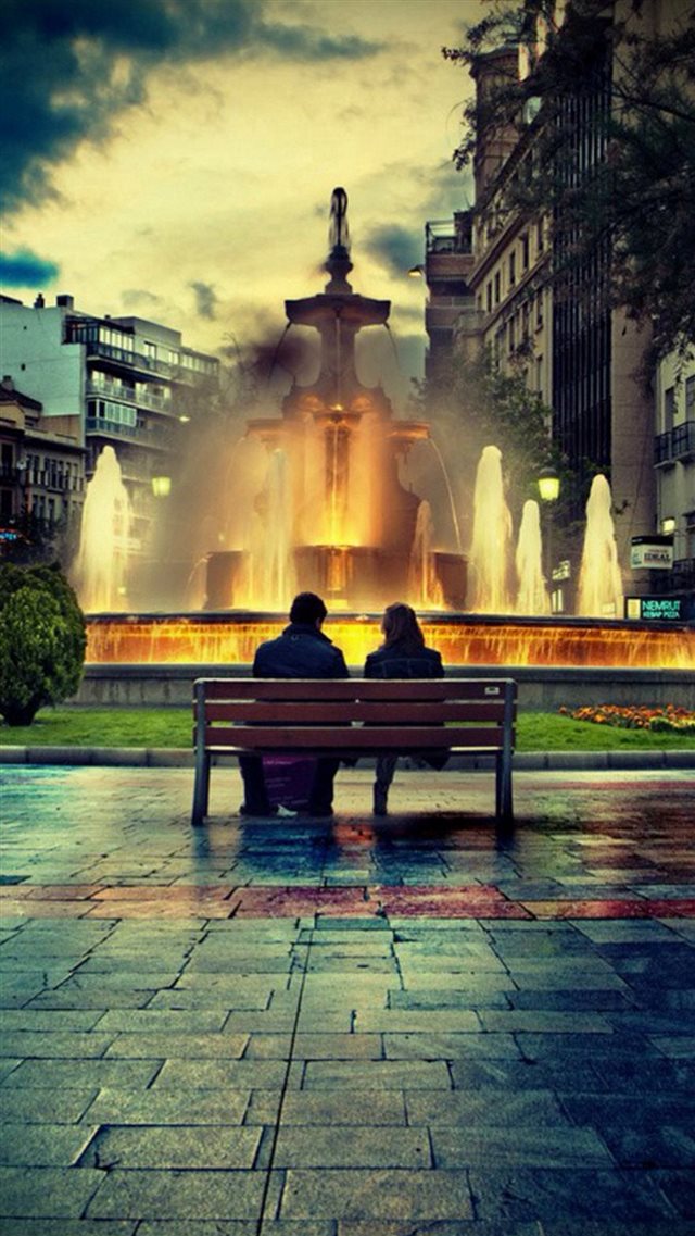 Lovers On Bench Fountain Romantic iPhone 8 wallpaper 