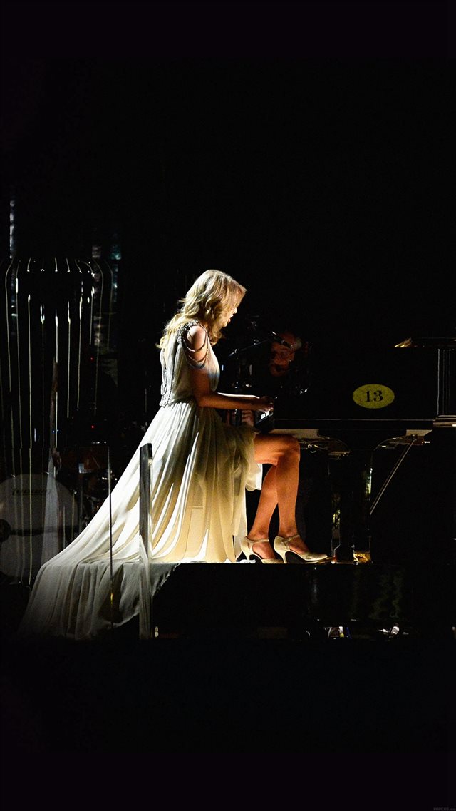 Taylor Swift Piano Concert Woman Music iPhone 8 wallpaper 
