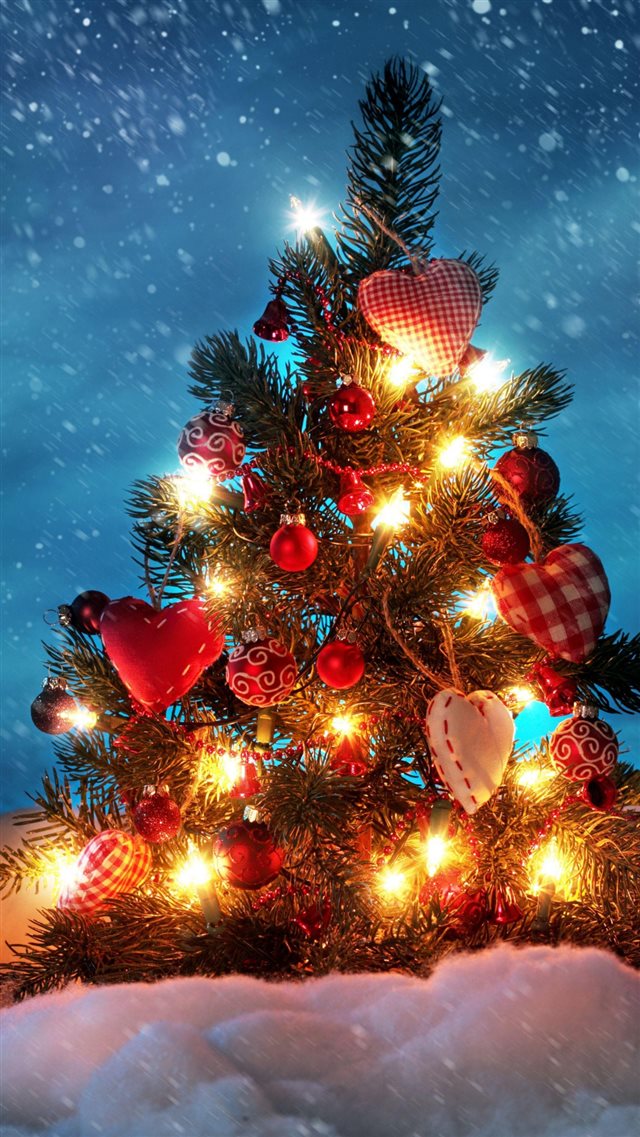 Christmas tree iPhone 8 wallpaper 
