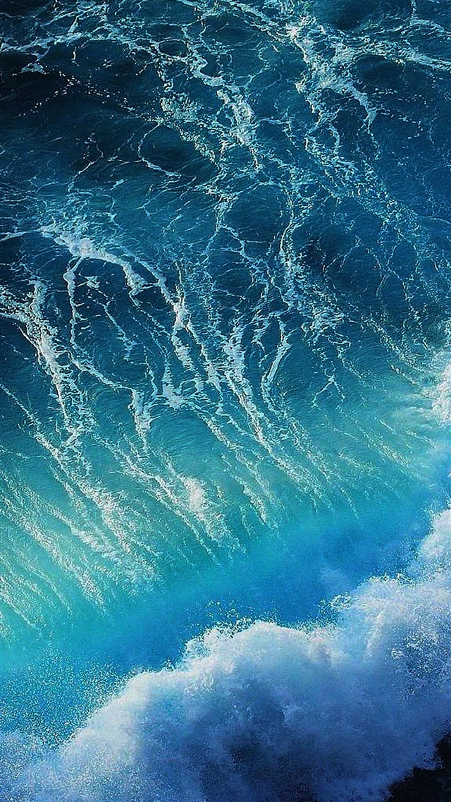 Waves of the sea iPhone 8 wallpaper 