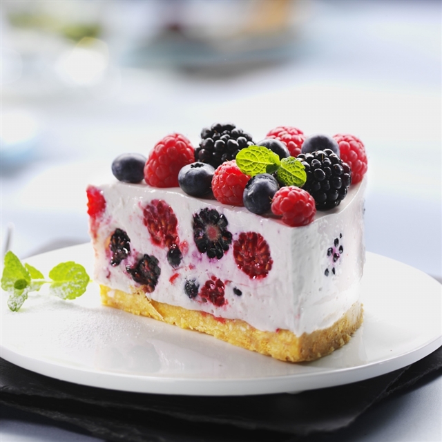Dessert cake raspberries iPad wallpaper 