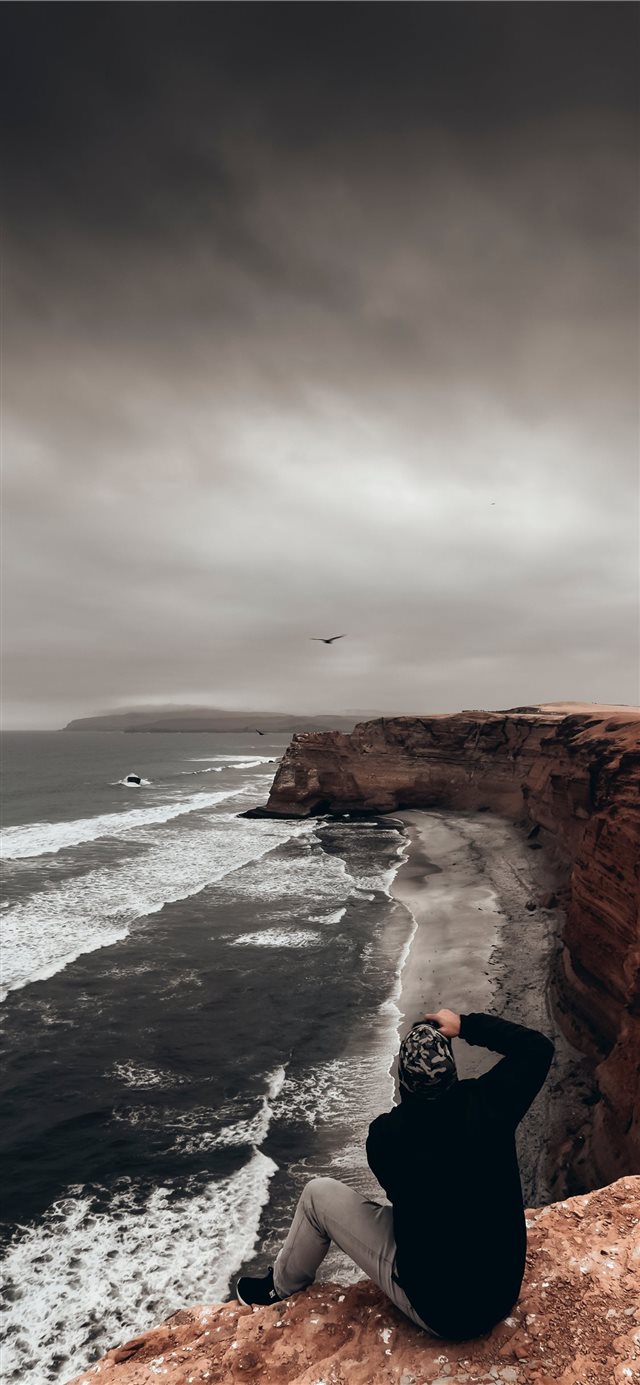 Silence in the beach iPhone X wallpaper 