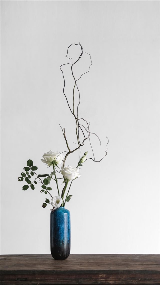 Vase iPhone 8 wallpaper 