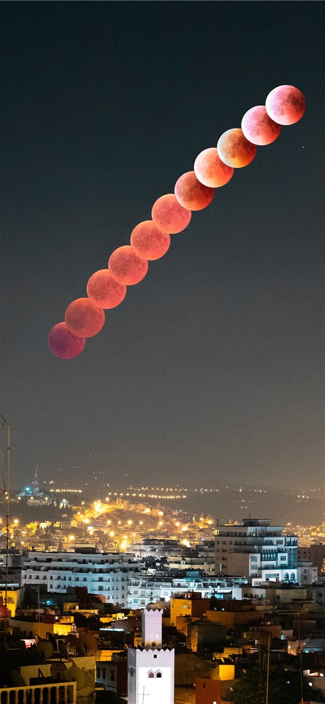 Blood moon in Tangier iPhone X wallpaper 