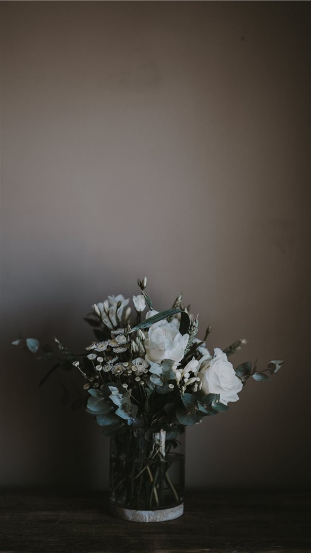 Dark florals iPhone 8 wallpaper 