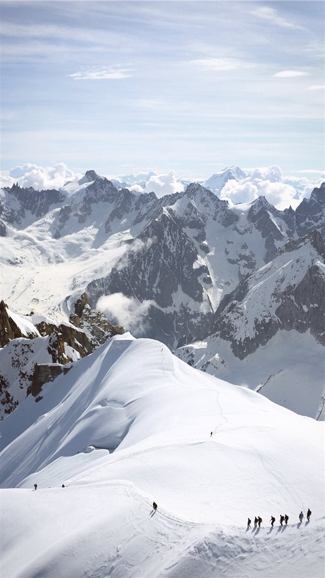 Alpine Adventure iPhone 8 wallpaper 