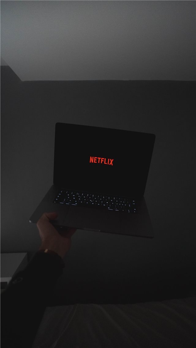 Netflix and Chill iPhone 8 wallpaper 