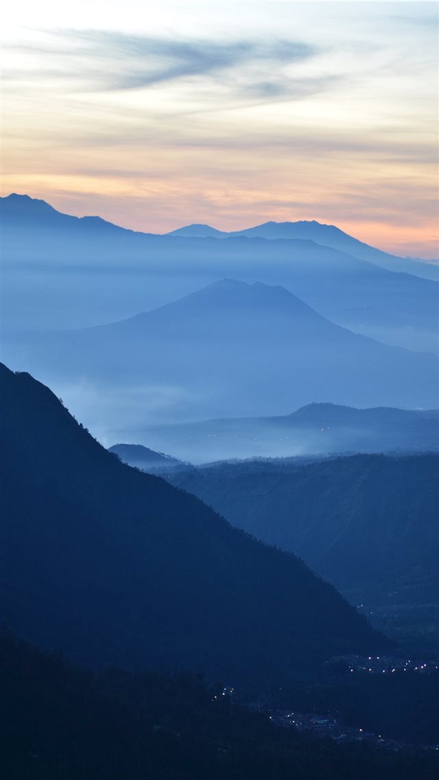 Sunrise at Mt  Bromo iPhone 8 wallpaper 