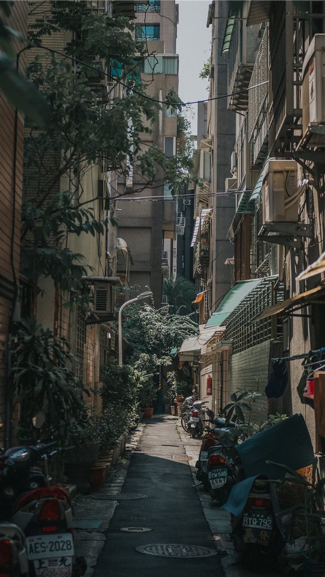 Taipei Streets 04 iPhone 8 wallpaper 